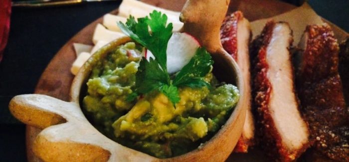 San Pedrito, restaurante y licorería Mexicana