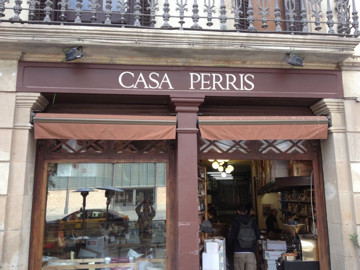 Casa Perris, el encanto del granel de siempre El Salón by BCNkitchen