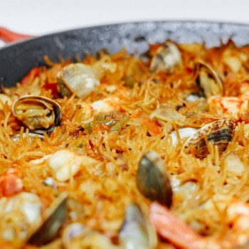 Rice dishes and fideua cooking course in Barcelona | bcnKITCHEN